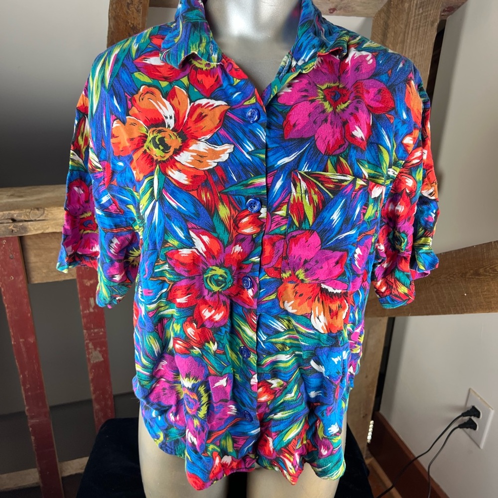 Vintage Hawaiian Shirt Size? Medium?